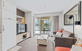 Belle Escapes - Glenelg Shores Apartment
